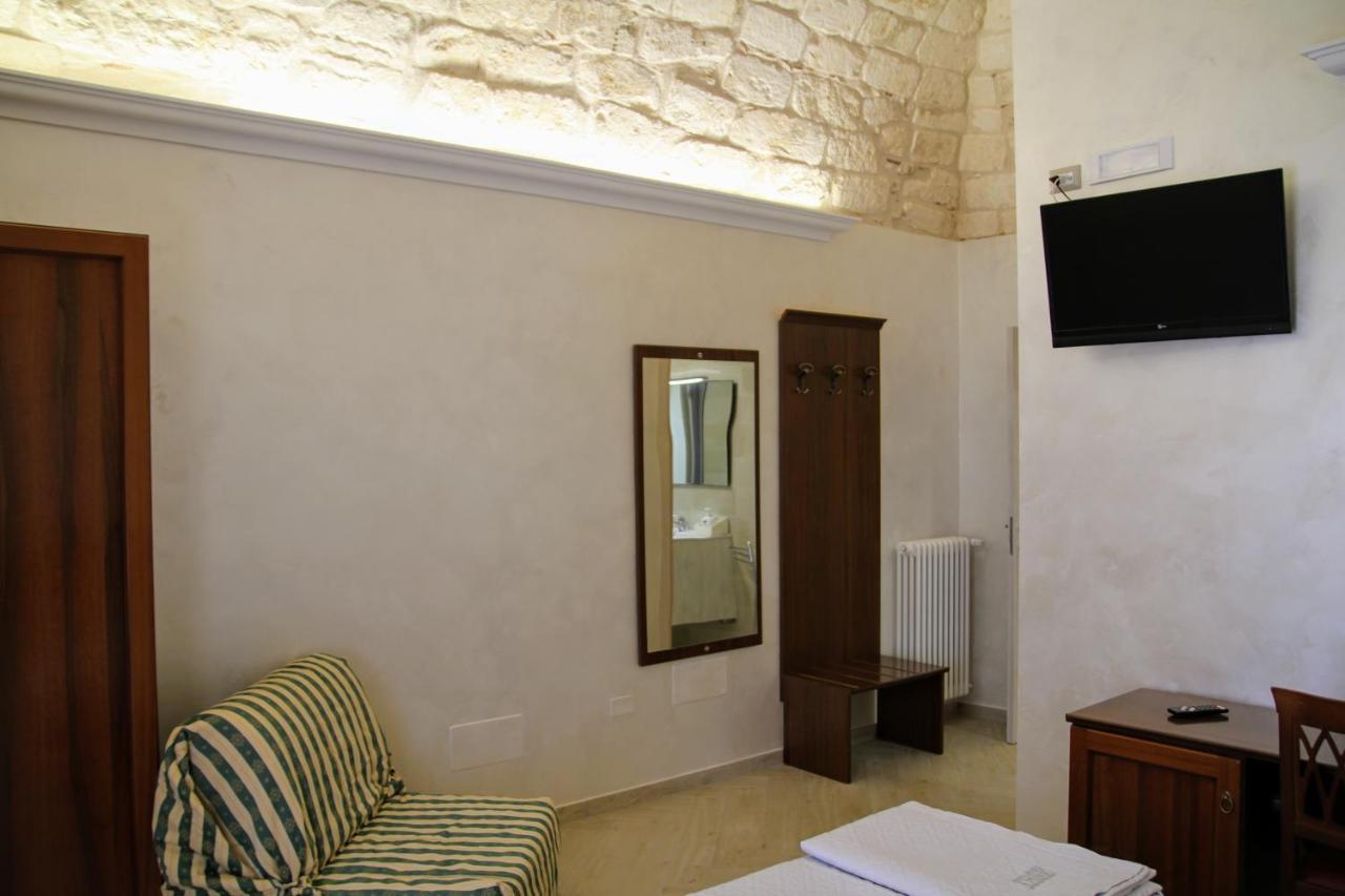 Rooms Dimora Arco - Affitti Brevi Italia Monte SantʼAngelo Exteriör bild