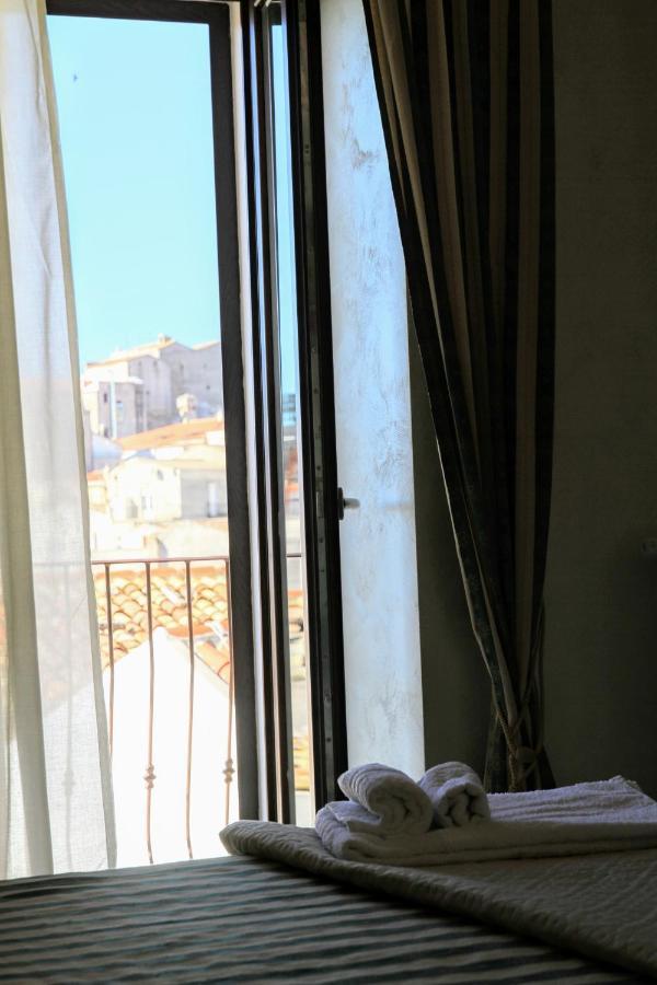 Rooms Dimora Arco - Affitti Brevi Italia Monte SantʼAngelo Exteriör bild