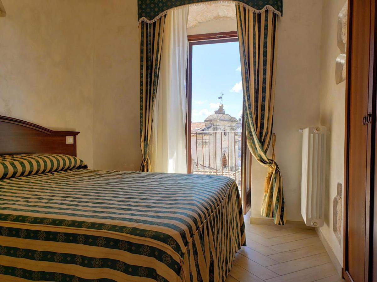 Rooms Dimora Arco - Affitti Brevi Italia Monte SantʼAngelo Exteriör bild